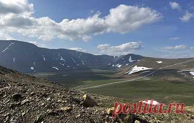 Черные горы, розовый снег и свадьба на леднике: чем привораживает туристов Крайний Север. Корреспондент ТАСС на своем опыте оценила туристическую привлекательность Ямала