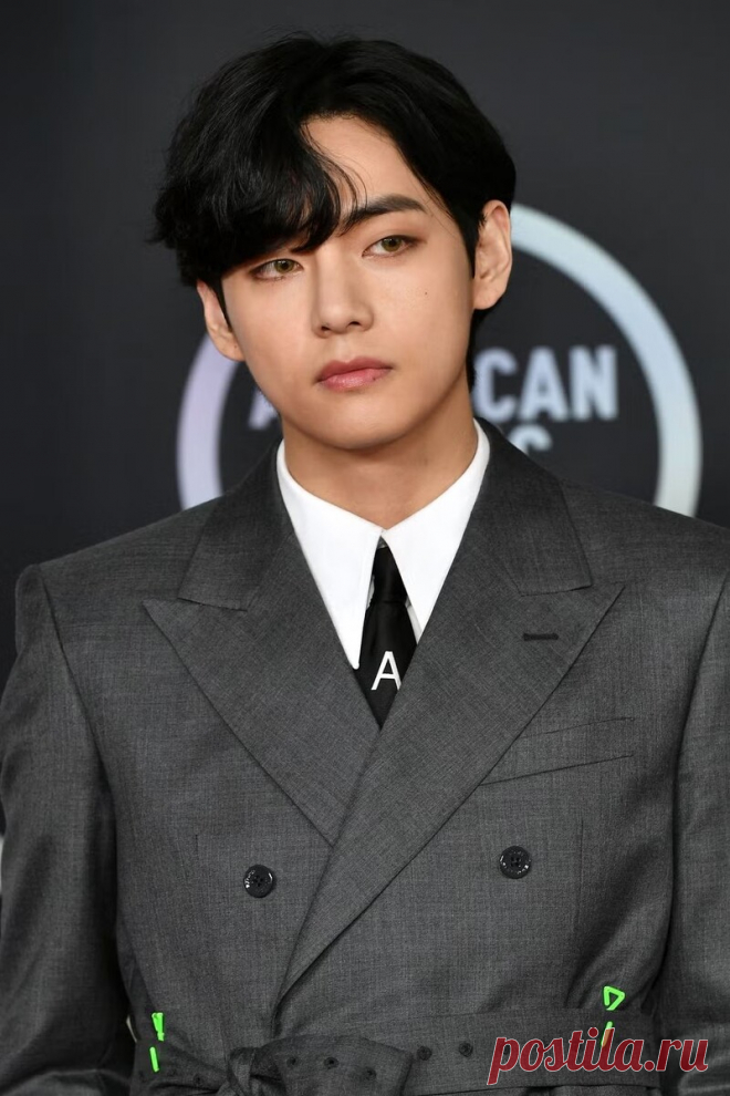 Ви из BTS исполнилось 29 лет: Как менялся айдол, начиная со своего дебюта и до наших дней | YesAsia | Дзен