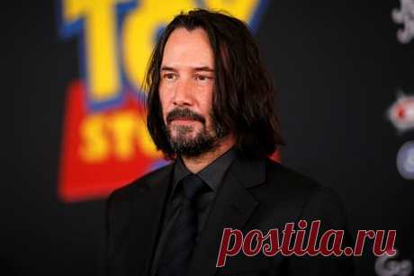 Киану Ривз рассказал о роли мечты в детстве. Киану Ривз рассказал, роль какого супергероя он мечтал сыграть в детстве. По словам актера, будучи 10-летним ребенком, он хотел стать Призрачным гонщиком. Мотоциклист, известный по имени Джонни Блейз, появляется на страницах комиксов Marvel. По сюжету, он продает свою душу дьяволу.