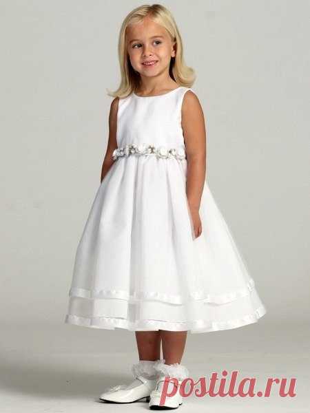#sewingschool_howto 

● Шьем нарядное платье для девочки.