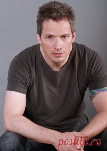 Даррен Э. Берроуз