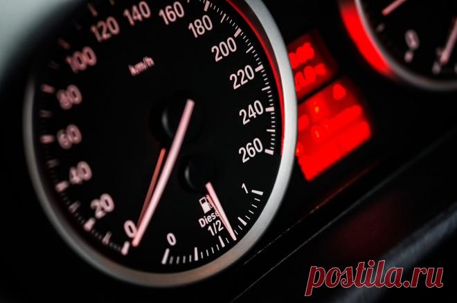 Какой остаётся запас хода при горящей лампе уровня топлива | Рекомендательная система Пульс Mail.ru