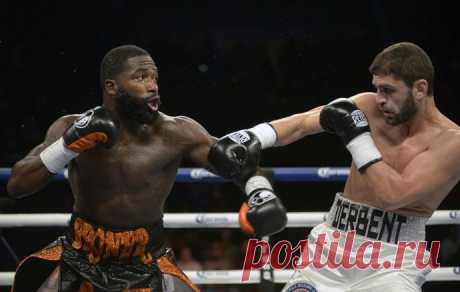 Аллахвердиев бит Бронером, Постол завоевал пояс WBC
