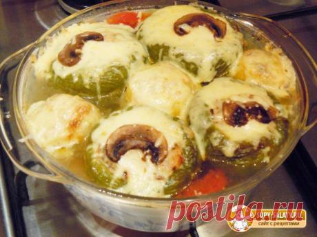Перцы, фаршированные курицей и грибами, под сырной корочкой