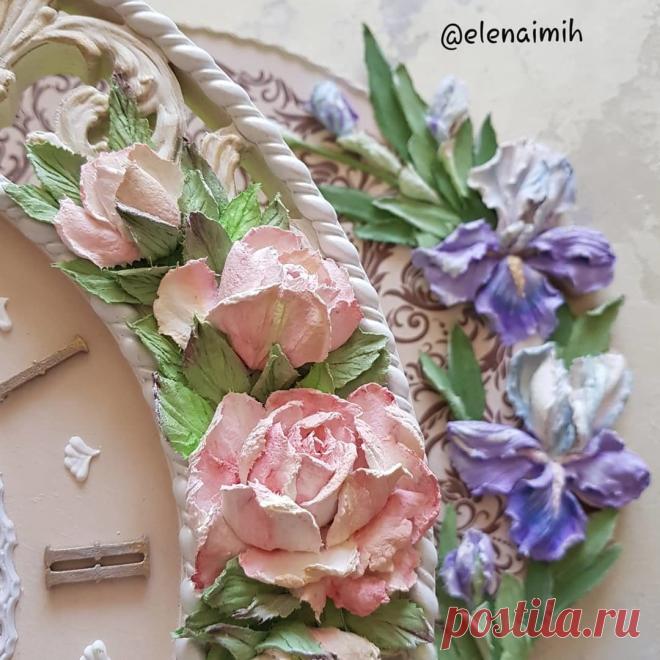 Всегда ли запланированное сбывается, исполняется или делается....
Не всегда, у меня такое бывает🤣
Седьмой день планирую запустить в работу заготовку для часов, но очевидно не судьба какая то сбыться этой задумке - то свет пропал, то фреза сломалась, то одно, то другое. Ну и ладно, значит время не пришло
Пожаловалась вам, сделаем в другой раз, пошла рисовать красоту.
На фото часы и  мои любимые ирисы и, конечно,  розы
#_елена_михайлова