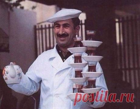 Разносчик чая. Азербайджан, Баку, 1976 год