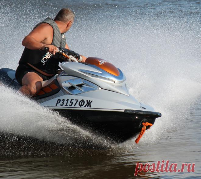 Гонка. Далеко ли отстал соперник?