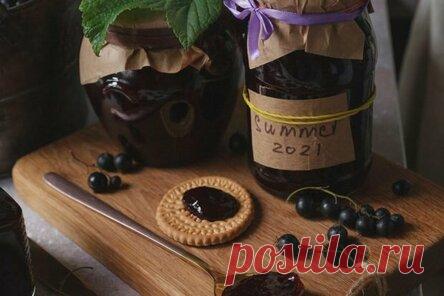 Желе из черной смородины без косточек и кожуры