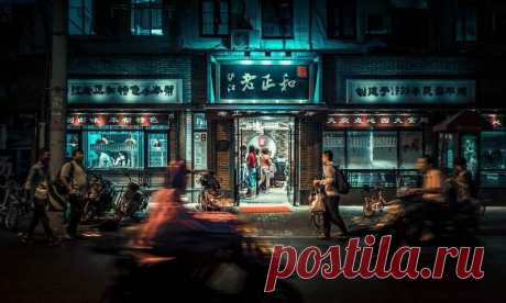 Виза в Китай для россиян оформляется в течение 2-7 дней, в зависимости от типа и срочности самой процедуры. Проще всего обратиться за помощью в визовый центр, который подскажет, какой тип визы требуется, на какой срок ее можно оформить и какие существуют нюансы при подаче документов на визу.

Рассмотрим наиболее популярные визы в Китай для россиян из 16 существующих типов....