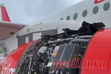 Самолет Superjet 100 потерял капот во время взлета и попал на видео
