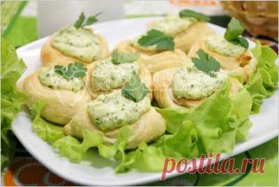 Слойки с сырной пастой – Рецепты. Закуски. Закуски из яиц, из сыра, из творога