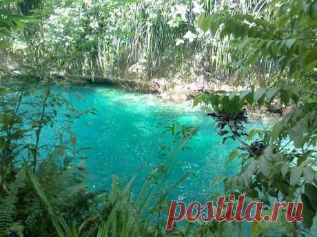 Зачарованная река Enchanted river на о.Минданао, Филиппины.
