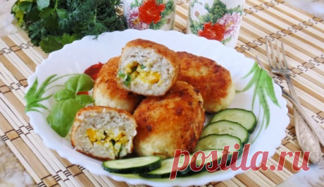 Мясные зразы с начинкой из грибов и из яиц - 6 пошаговых рецептов в духовке и на сковороде Здравствуйте, дорогие друзья! Как приготовить котлеты с начинкой внутри или, как их еще называют, мясные зразы? Да очень просто. Об