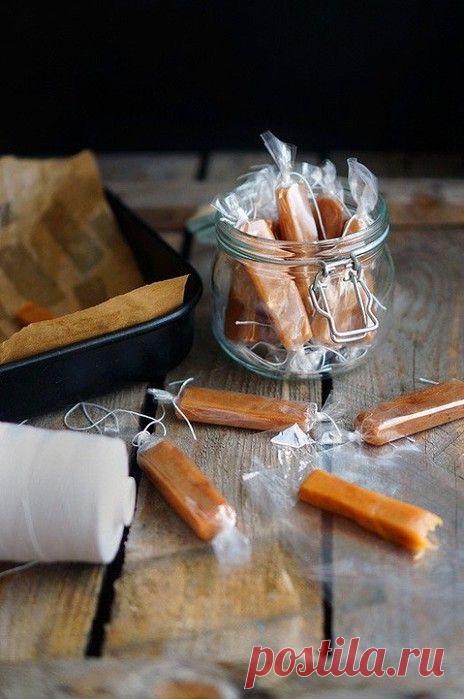 Кулинария >САМАЯ ЛУЧШАЯ МОЛОЧНАЯ КАРАМЕЛЬ