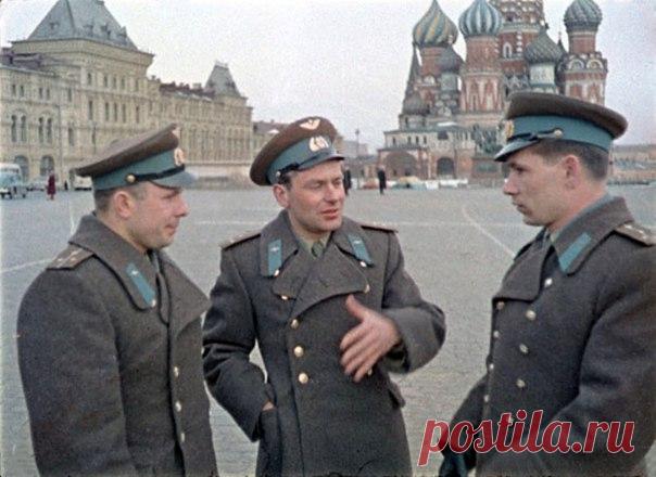 Юрий Гагарин, Герман Титов, Григорий Нелюбов