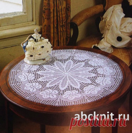 Две филейные салфетки крючком.