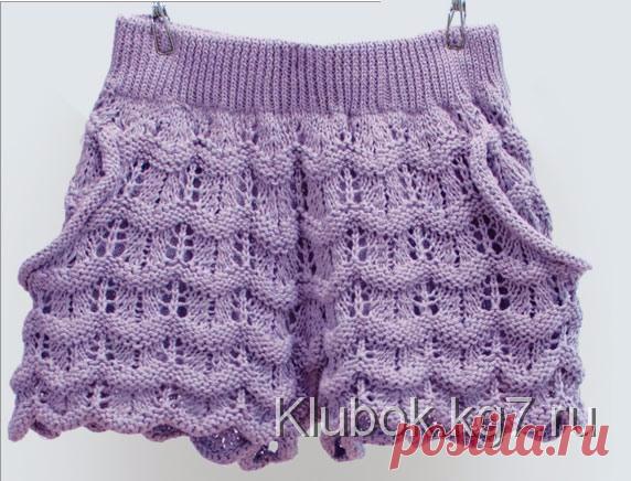 Шортики для модницы вязаные спицами
