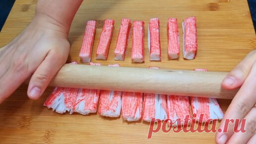 Узнала этот трюк в ресторане! Теперь крабовую палочку готовлю только так. Гости ПОДРАЛИСЬ за этот салат! Его ОБОЖАЮТ ВСЕ! Вкусно и просто! | СУПЕР НЕВЕСТКА | Дзен