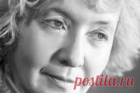 Почему добровольно ушла из жизни советская поэтесса Видео рассказывает о Юлии Друниной, советской поэтессе, создавшей много произведений о войне.