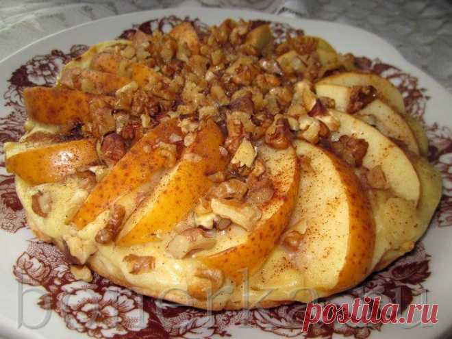 Пирог с яблоками и грецкими орехами на скорую руку