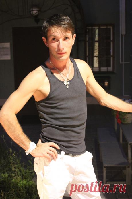 Приглашает Всех желающих заниматься танцами от 6 до 50 и старше......
Танец-   это тайный язык души.   Это твой пульс,  биение твоего сердца,  твое дыхание. Это ритм твоей жизни. Это выражение во времени  и движении, в счастье, в радости, в грусти и зависти.Если Вы придёте к нам в студию танца «ТангО», вы получите заряд  положительных эмоций и откроите для себя совершенно другой мир……. Мир движений  красоты и грации.
НАШ АДРЕС: Москва, 3-й Колобовский пер.м.Цветной бульвар (Трубная)