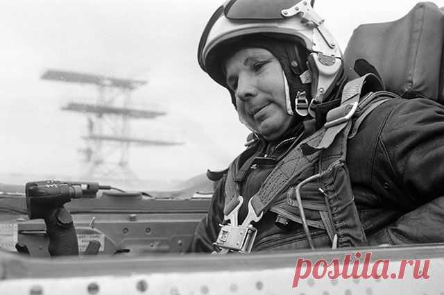 Последний полет космонавта-1. Правда и мифы о гибели Юрия Гагарина 27 марта 1968 года погиб первый космонавт Земли Юрий Гагарин.