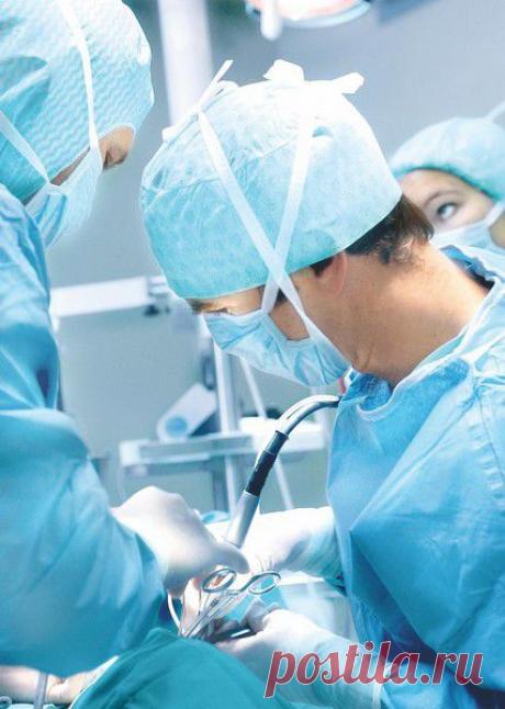 Стейджинг
Стейджингом (Staging) называется система диагностических действий по отслеживанию стадии развития опухоли. В клинической практике стейджингом обычно называют выявление метастазов.
Регионарные метастазы карциномы поджелудочной железы устанавливаются оптически, прямым просмотром. Для этого не требуется открытая хирургическая операция. Процедура минимально-инвазивная, проводится ...