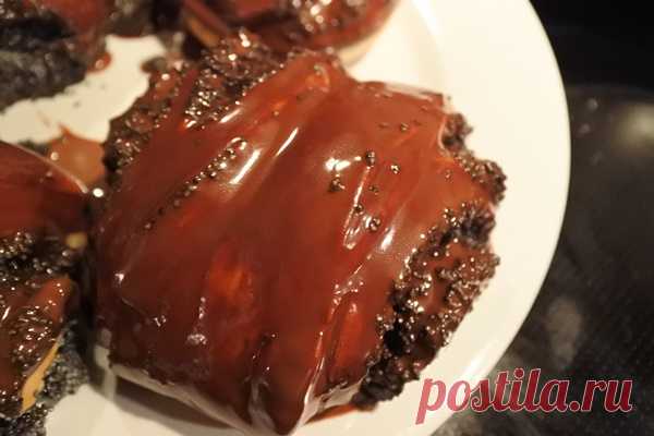 Булочки с маком и шоколадной глазурью