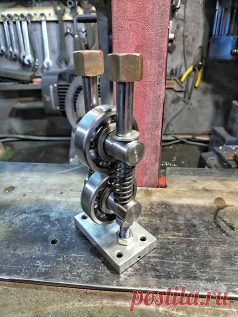 По просьбе товарища, сделал вальцы для прокатки проволоки под всечку. Идея взята из интернета.