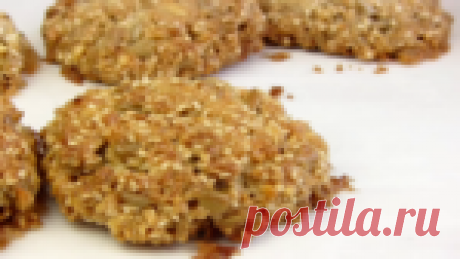 Овсяное печенье из овсяных хлопьев с кунжутом и семечками.