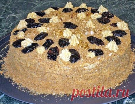 Торт "Холодное сердце"

Торт "Холодное сердце" мне нравится потому, что после приготовления он может спокойно несколько дней стоять в холодильнике и оставаться вкусным! Как и многие торты, он готовится по принципу коржей и крема. Некоторым он покажется сильно приторным (банка сгущенки, да еще и сахар), но для начала Вы можете использовать не всю банку (на вкус и цвет, как говорится). Для приготовления торта "Холодное сердце" главное - испечь правильно коржи, чтобы они были...