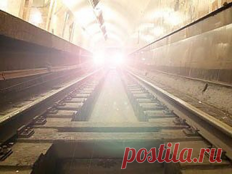 Как выжить, если вы упали в метро на рельсы.