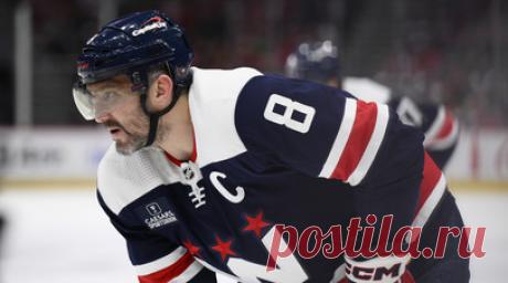 «Его голы — нечто особенное»: Овечкин оформил дубль в матче с «Калгари» и сократил отставание от Гретцки до 51 шайбы. Александр Овечкин признан первой звездой матча регулярного чемпионата НХЛ с «Калгари». Форвард «Вашингтона» дважды отличился в большинстве: сначала он удачно замкнул передачу Макса Пачиоретти, а затем исполнил фирменный щелчок из своего «офиса». Таким образом, россиянин преодолел отметку 20 голов в 19-м сезоне подряд, что за всю историю лиги удавалось только Горди Хоу и…