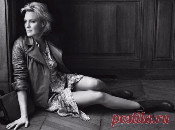 Чем счастливее люди живут, тем проще они одеваются