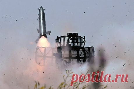 На Украине признали удар по военному аэродрому в Хмельницкой области. Спикер Воздушных сил Вооруженных сил Украины (ВСУ) Юрий Игнат признал, что прошедшей ночью, как и накануне, был нанесен удар по военному аэродрому Староконстантинов в Хмельницкой области. «Опять же не дает [силам РФ] спокойствия аэродром Староконстантинов. (...) Поэтому сегодня и есть под прицелом», — сказал он.