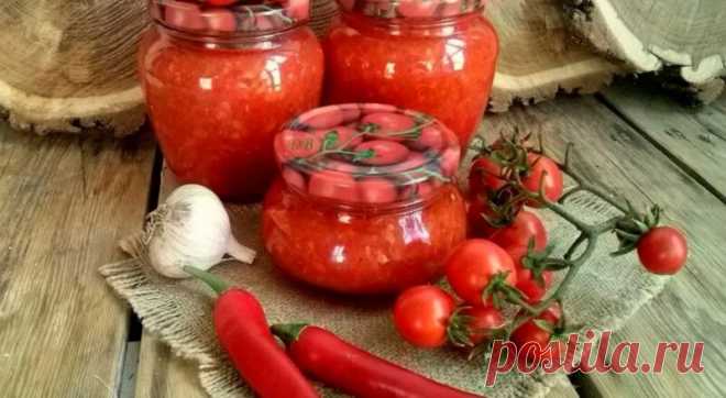 Хреновина из помидор и хрена с чесноком - рецепты, чтоб не закисла Привет! Наконец-то у всех достойный урожай овощей и помидоров лежит на огороде. Столько всего интересного можно сделать. К примеру огурцы