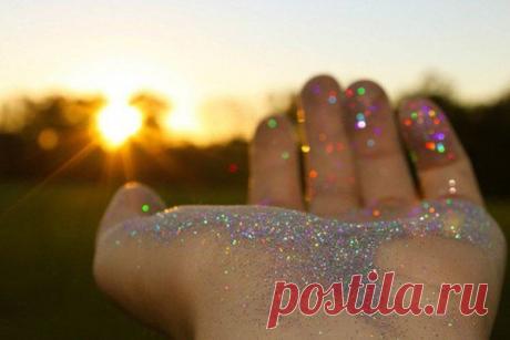 За всё в этом мире приходится платить, даром ничего не даётся. Маленькое счастье — маленькая боль, большое счастье — большая боль. Баланс всегда сходится.

Гарольд Роббинс