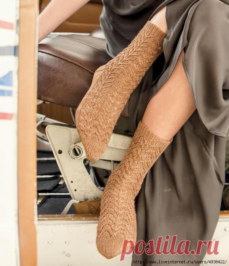 Дамские вязаные носочки с узором «Корбюзье».