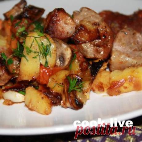 Горячая сковородочка со свининой и овощами рецепт с фото