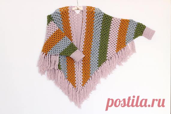 Poncho Cape Pattern Shawl Pattern Striped Poncho Crochet Sleeved Poncho Crochet Poncho Pattern THIS LISTING IS FOR THE PDF PATTERN ONLY, NOT FOR THE FINISHED PRODUCT.  Create a fashionable finish to your favorite outfit with this striped long sleeved poncho PDF tutorial from Etty Geller. Whether you are an expert or a beginner, this easy-to-follow PDF poncho pattern guides you from Step 1 all the way to completion. Beautifully laid out in PDF format, you can download it in...