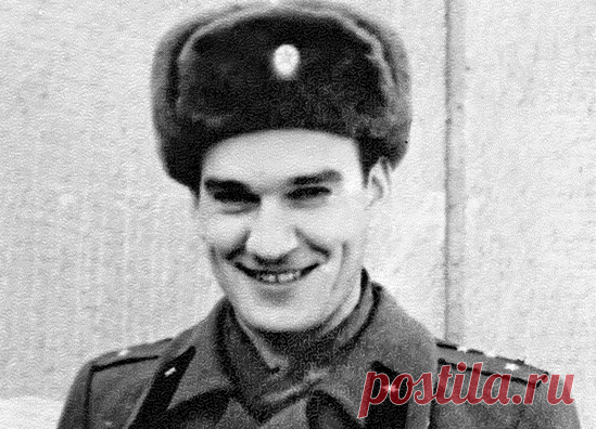 В 1983 году мир переживал очередной пик Холодной войны. Противоборство сверхдержав разыгрывалось на разнообразных сценах: пропагандистские лозунги лидеров, всевозможные войсковые учения (известные «Запад-81» и «Щит-82»), развитие гонки вооружений.
