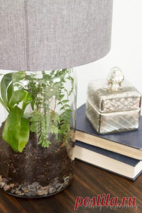 Светильник, который не купишь ни в одном магазине Правильно подобранные осветительные приборы станут прекрасным дополнением интерьера комнаты. Оптимальный вариант для спальни — стильный светильник-террарий, который украсит прикроватную тумбочку. Ориг...