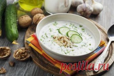 Холодные супы: 6 рецептов для подыхающего от жары Отвратительные мужики предлагают вам простые рецепты: холодный суп на любой вкус из разных кухонь мира. Ешьте, пейте и оставайтесь свежими, как ландыши.