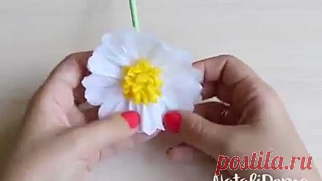 Ромашки из гофрированной бумаги
