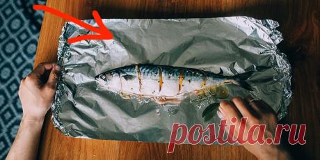 В какую сторону фольги заворачивать продукты при запекании - Лайфхакер