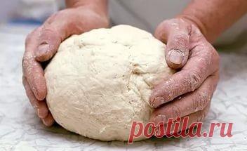 Век живи, век учись. Хитрости для теста!

1. Всегда добавляйте в тесто разведенный картофельный крахмал – булки и пироги будут пышными и мягкими даже на следующий день. Главное условие вкусных пирогов — пышное, хорошо взошедшее тесто: муку для теста необходимо просеять: из нее удаляются посторонние примеси, и она обогащается кислородом воздуха

2. В любое тесто (кроме пельменного, слоеного, заварного, песочного), то есть тесто на пироги, блины, хлеб, оладьи — на пол литра ...