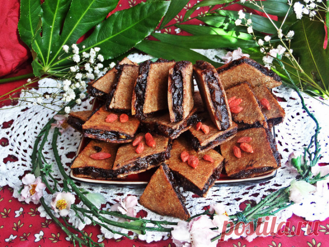 Печенье из ржаной муки с начинкой из сухофруктов: рецепт Постное ржаное печенье сможет приготовить любая хозяйка. Получается оно очень вкусное и его можно есть даже в пост. Такое печенье можно готовить постоянно к чаю. Из того количества...