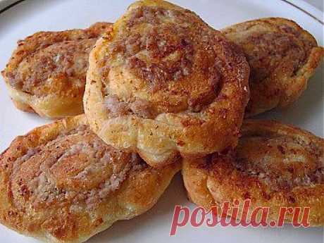 Творожный рулет из слоеного теста с мясным фаршем | Рецепты моей мамы