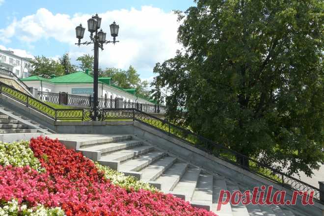 Спуск в Исторический сквер