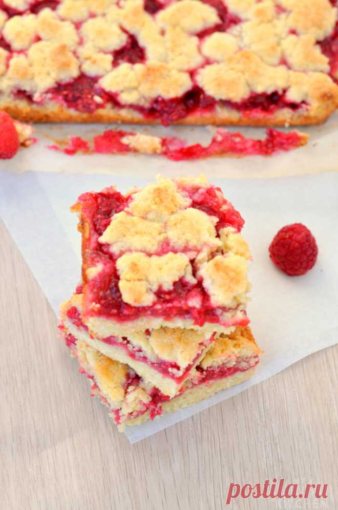 Raspberry Crumb Bars - A Delicious Raspberry Dessert! Raspberry Crumb Bars are an amazing dessert that you have try out! These raspberry bars are perfect, because they're not too sweet and have a delicious fruit layer that goes great with the butter crumbs on top! Your kids will love giving you a hand to make these easy Raspberry Crumb Bars!